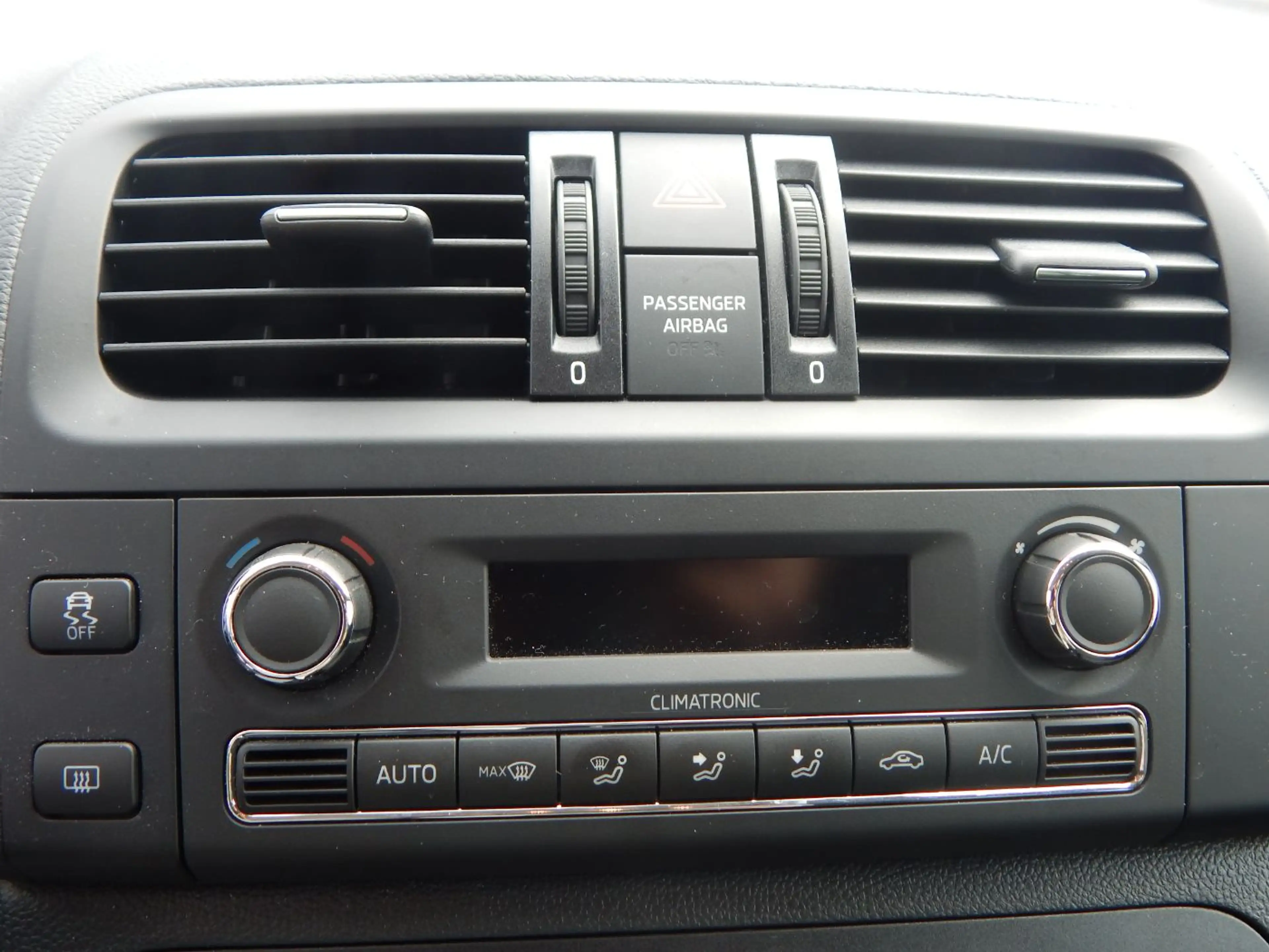 Skoda Roomster 1.2 TSI Ambition Plus Edition SHZ+PDC — photo 15