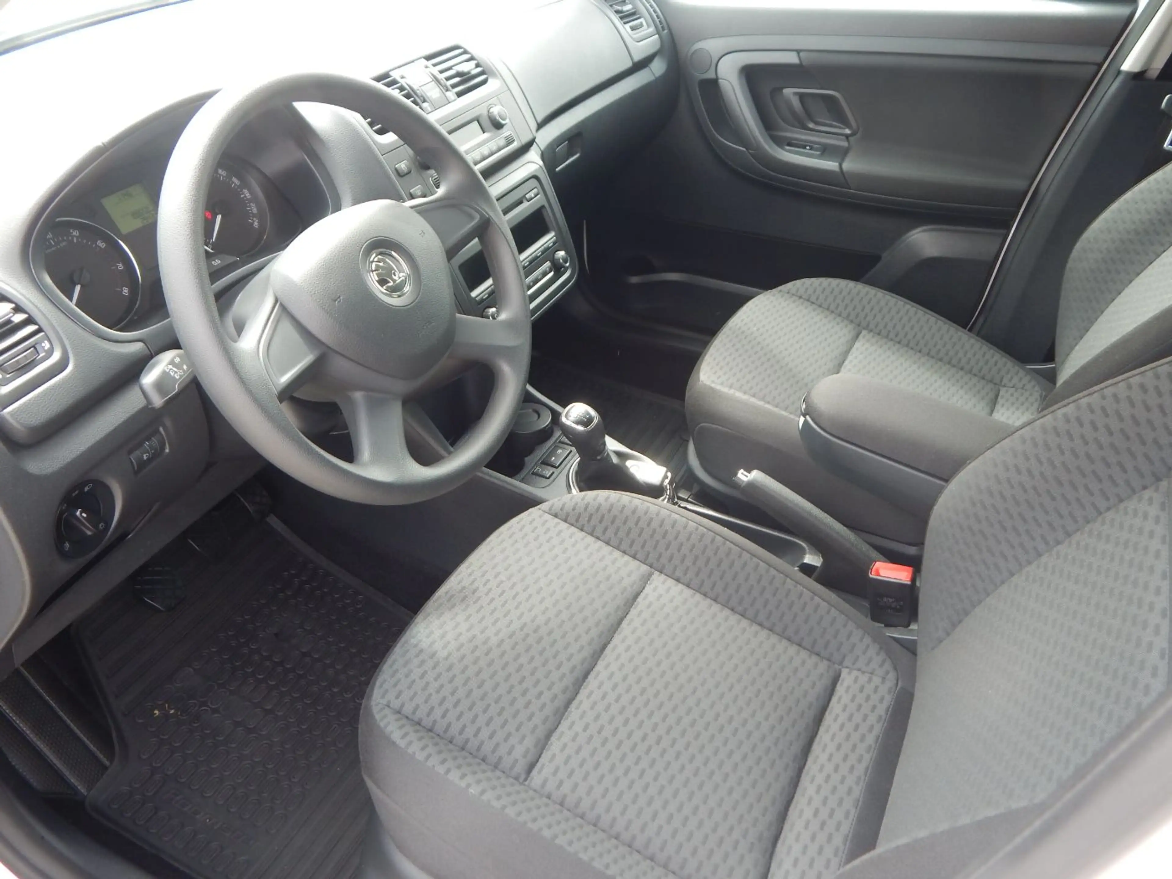 Skoda Roomster 1.2 TSI Ambition Plus Edition SHZ+PDC — photo 9