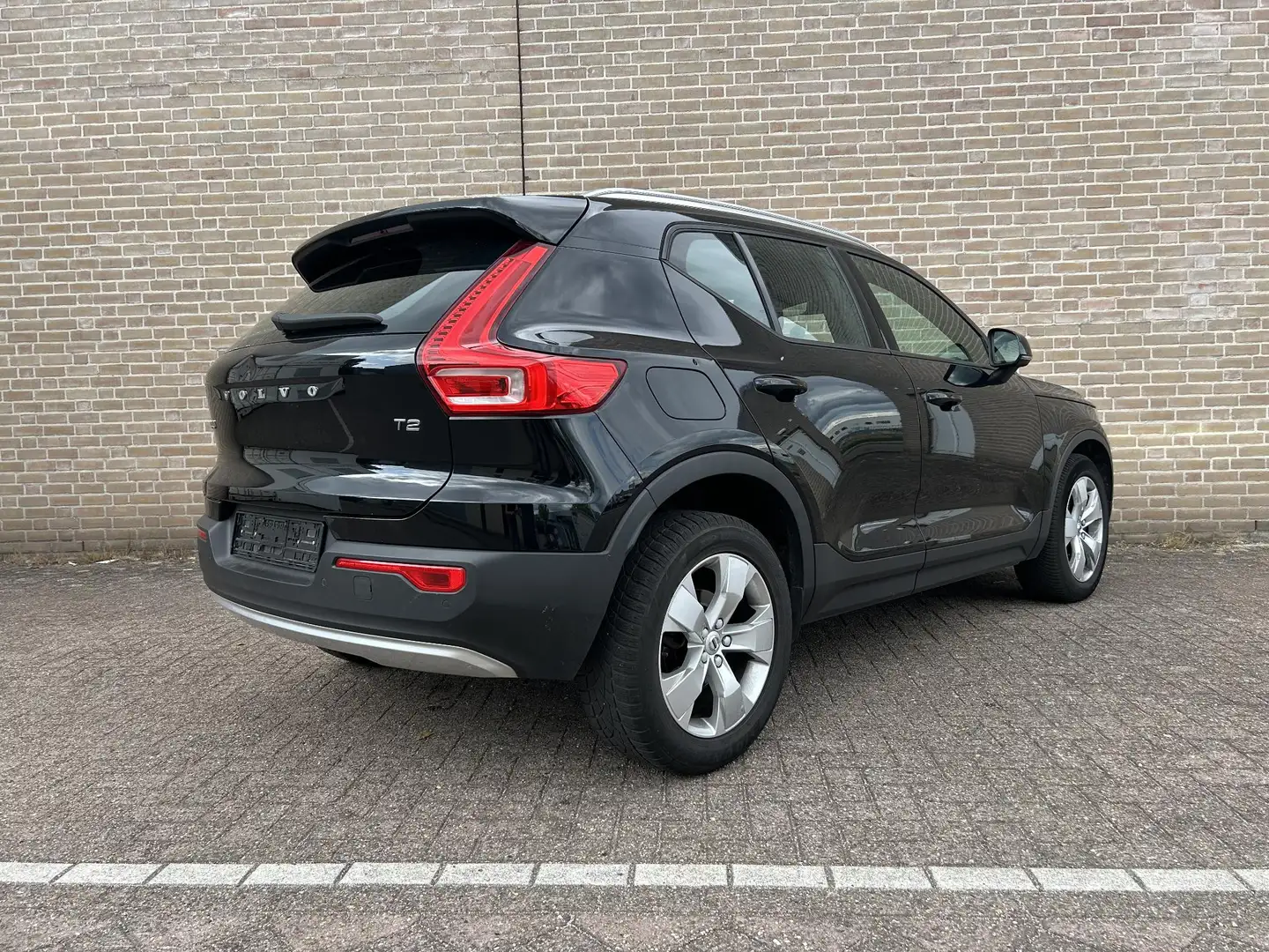 Volvo XC40 T2 Inscription | € 13.950,- NETTO! | Climate | Cru Noir - 2