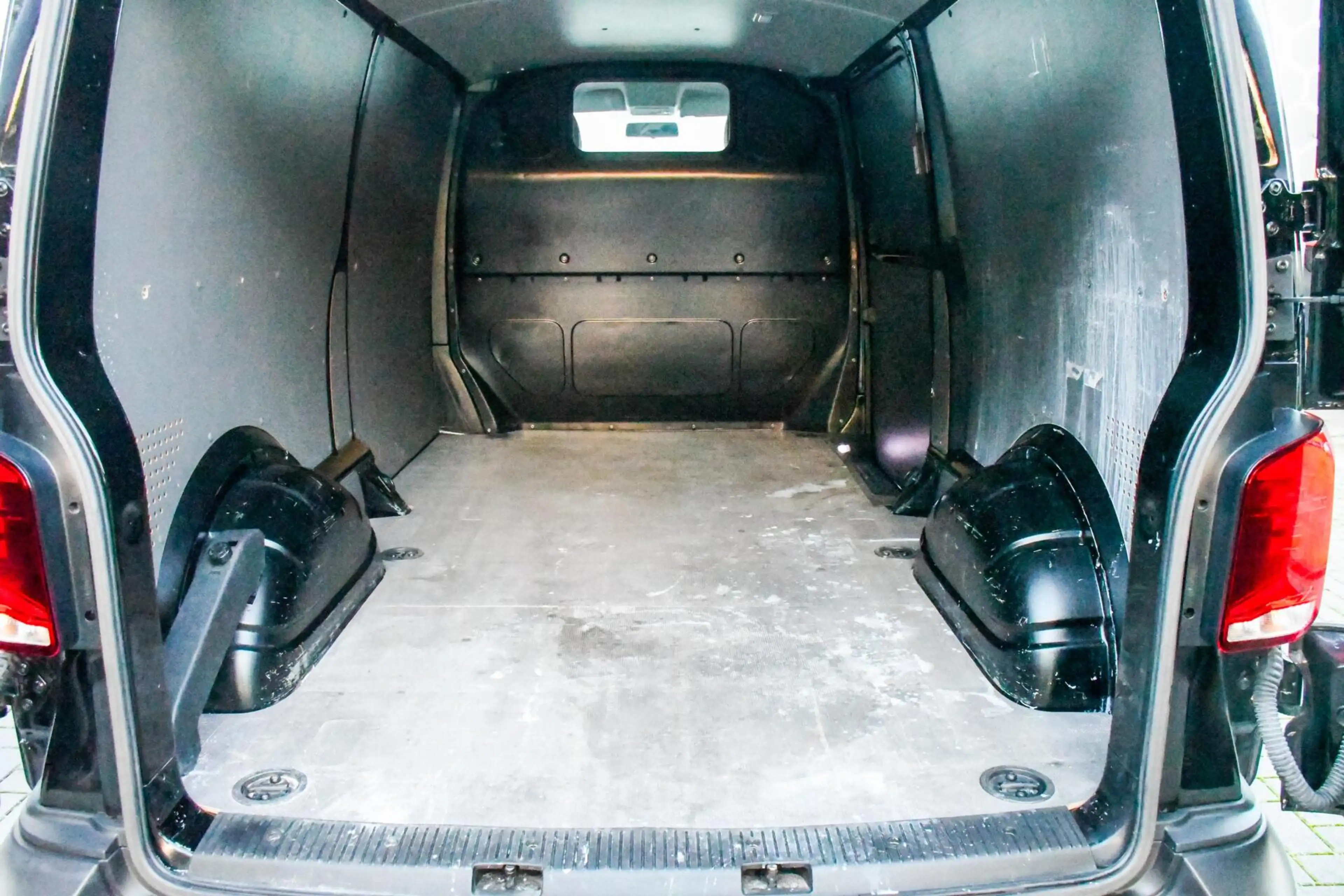 Volkswagen T6.1 Transporter 2.0 TDI L2H1 Carplay Cruise PDC 2021 — photo 29