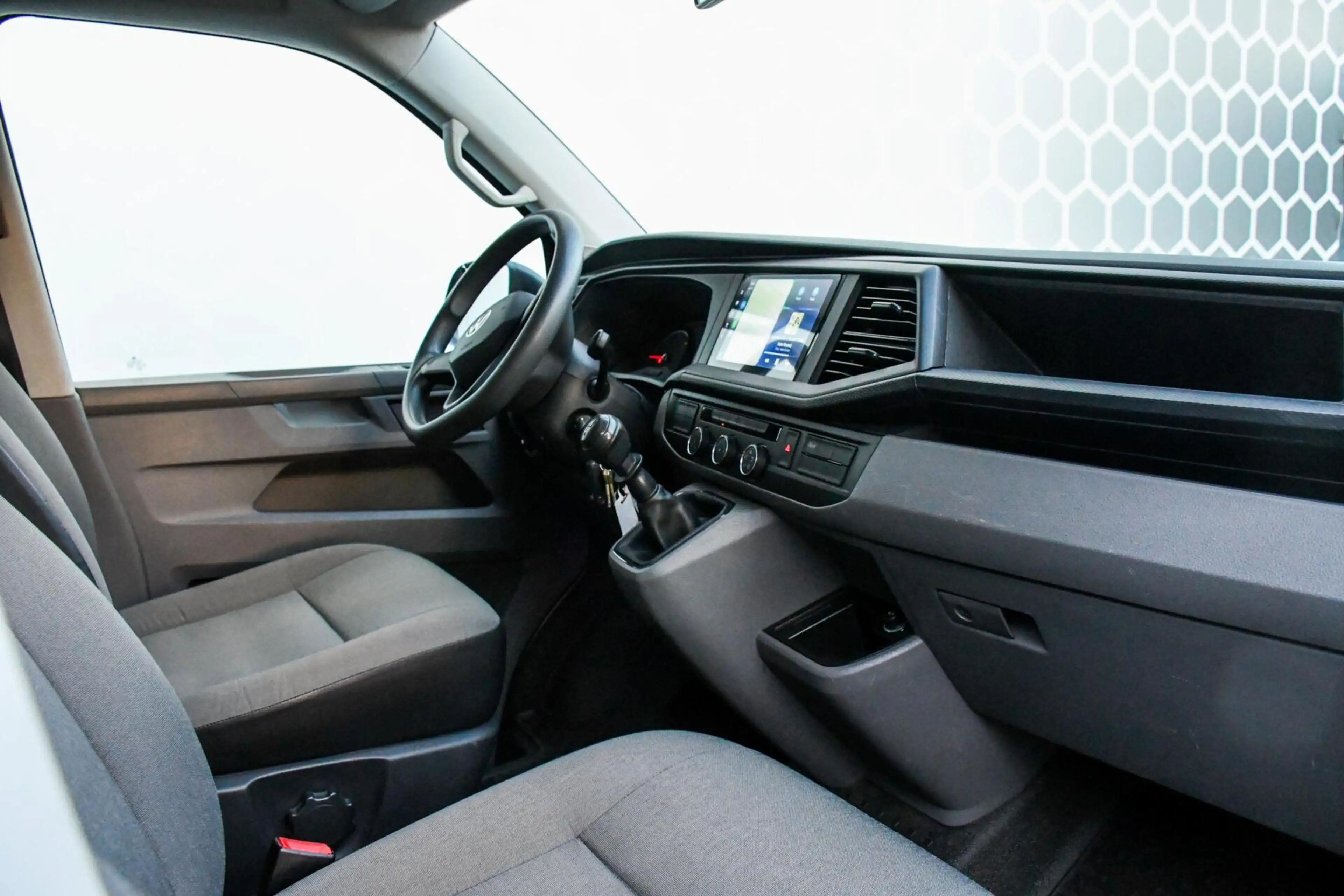 Volkswagen T6.1 Transporter 2.0 TDI L2H1 Carplay Cruise PDC 2021 — photo 18