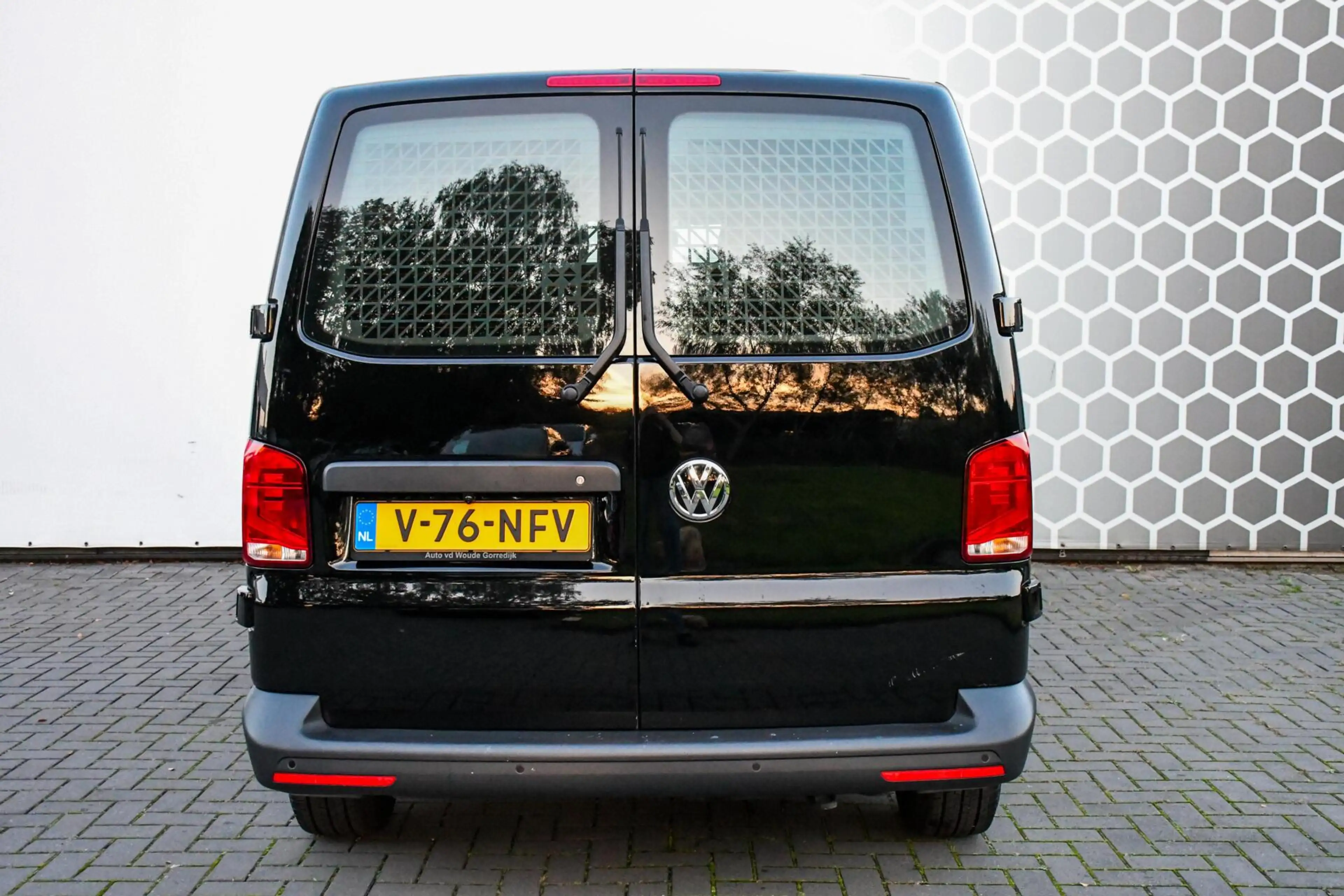Volkswagen T6.1 Transporter 2.0 TDI L2H1 Carplay Cruise PDC 2021 — photo 23