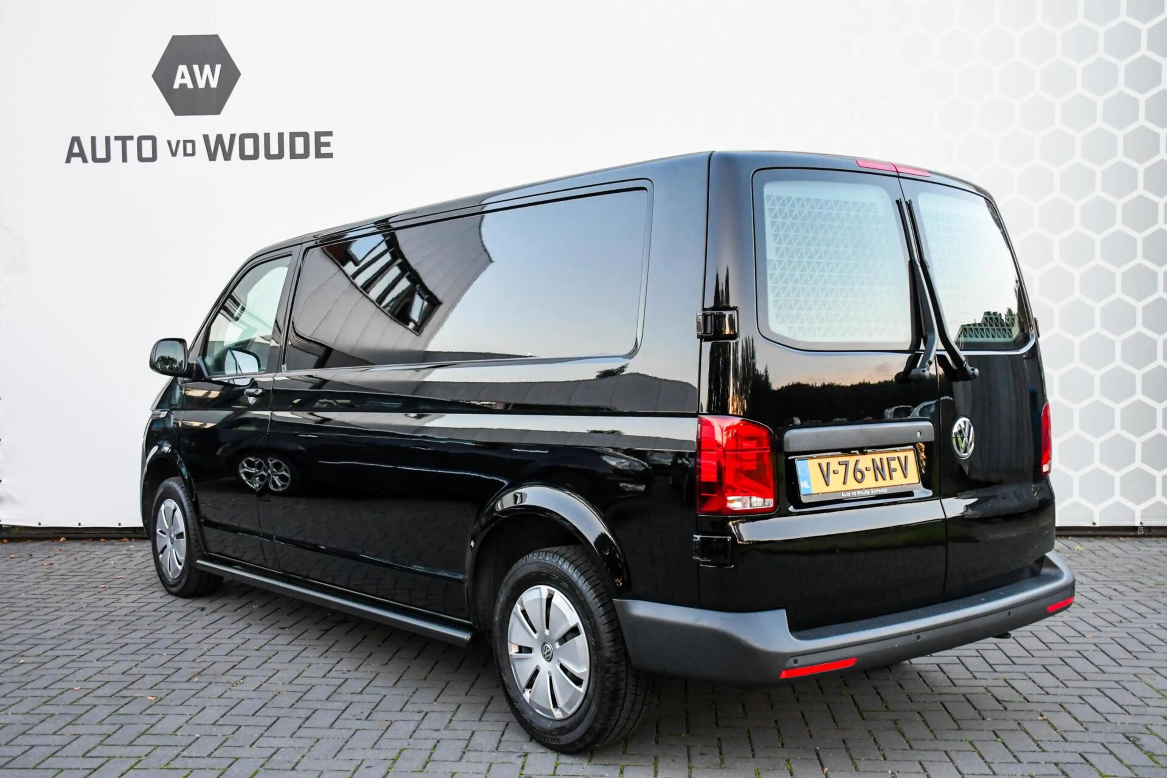 Volkswagen T6.1 Transporter 2.0 TDI L2H1 Carplay Cruise PDC 2021 — photo 22