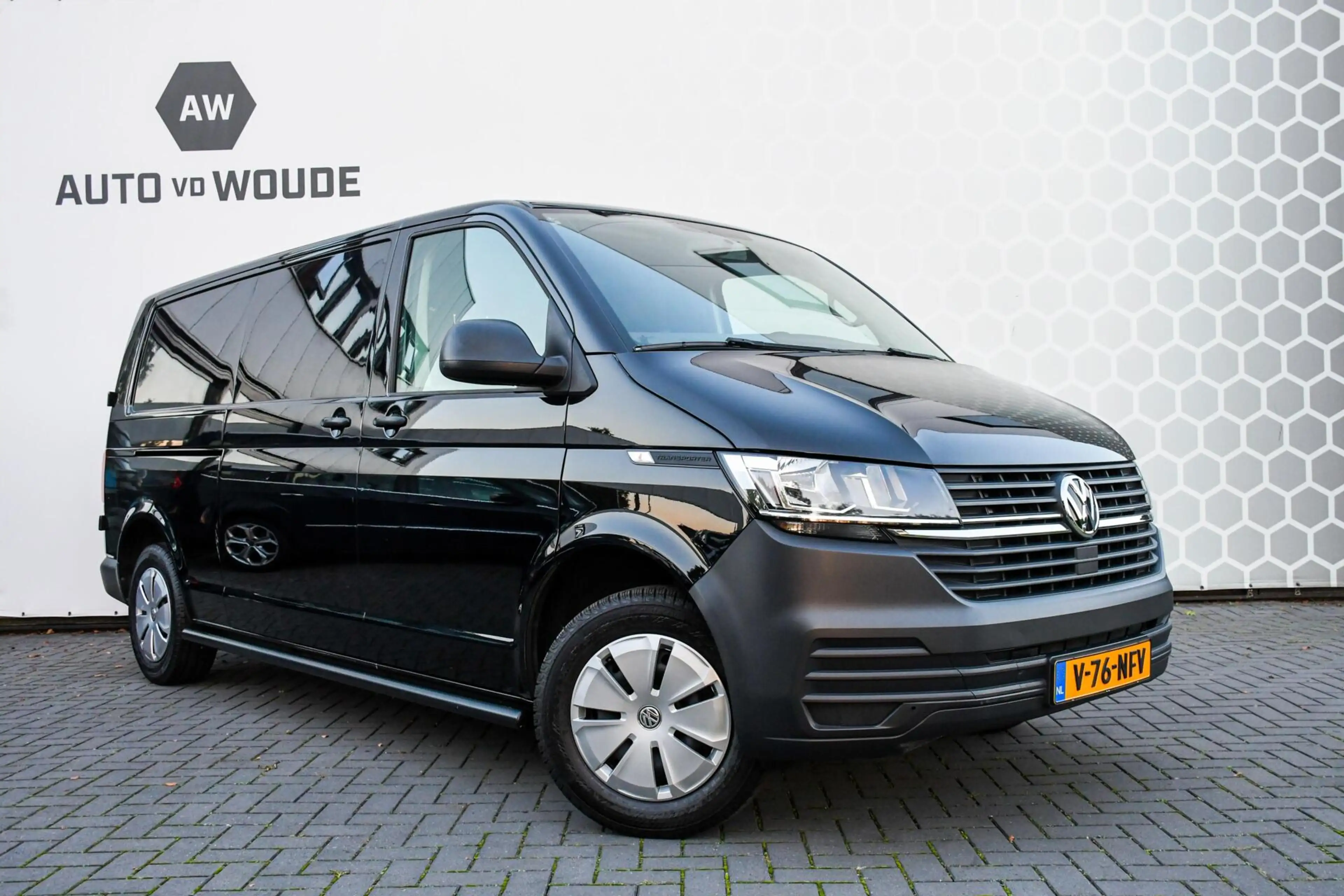 Volkswagen T6.1 Transporter 2.0 TDI L2H1 Carplay Cruise PDC 2021 — photo 3