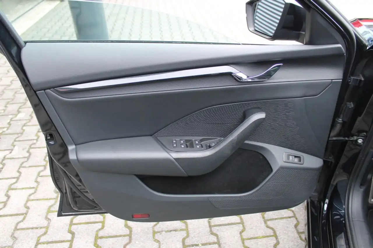 Skoda Octavia 1.0 TSi Combi Sport Business Uitv. Sportstoelen -, миниатюра 5