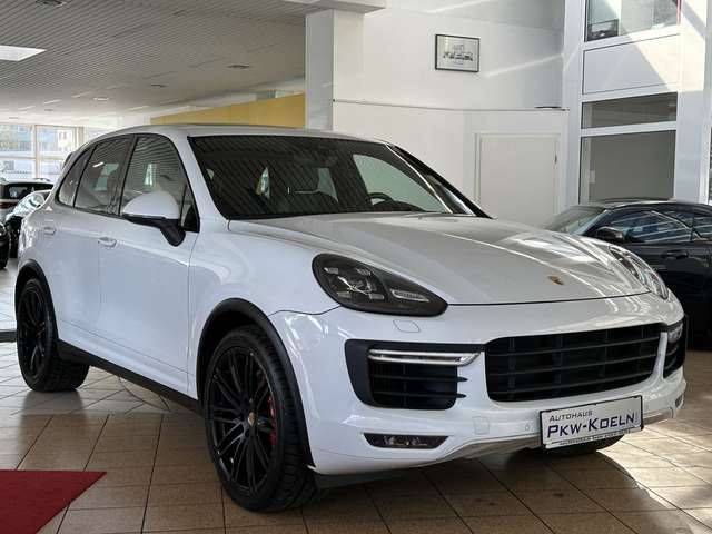Porsche Cayenne Turbo*PANO*CHRONO*PDLS*KAMERA*BOSE*PASM*