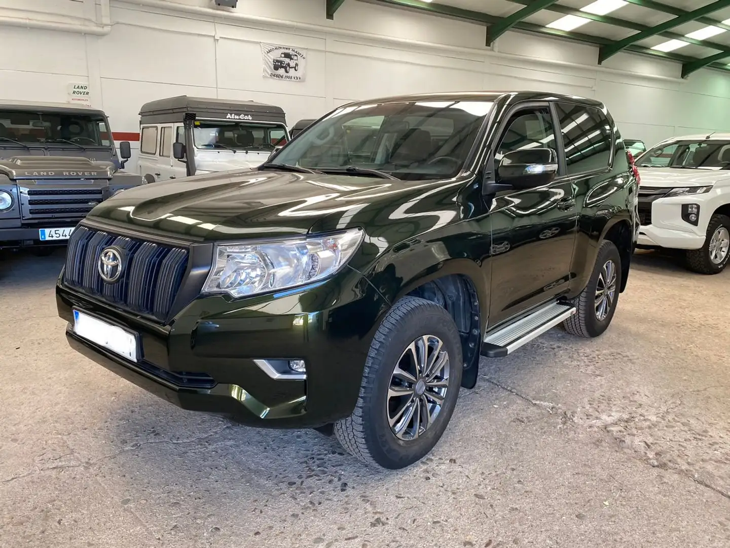 Toyota Land Cruiser D-4D GX Verde - 2