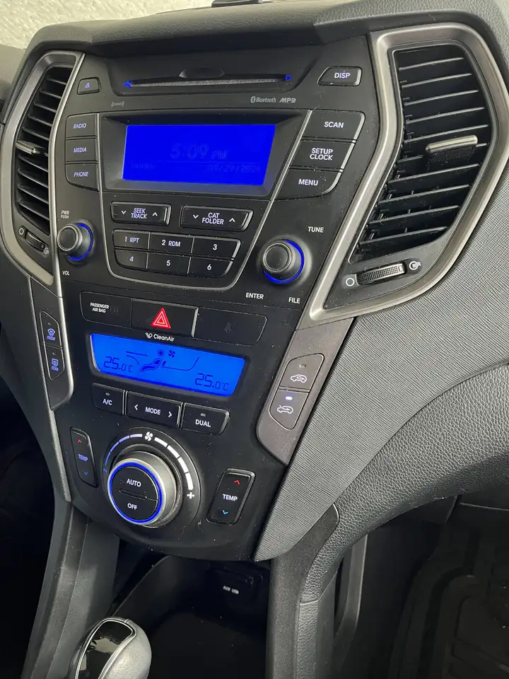 Hyundai SANTA FE снимка Hyundai SANTA FE