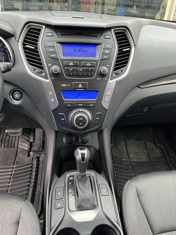 Hyundai SANTA FE снимка Hyundai SANTA FE