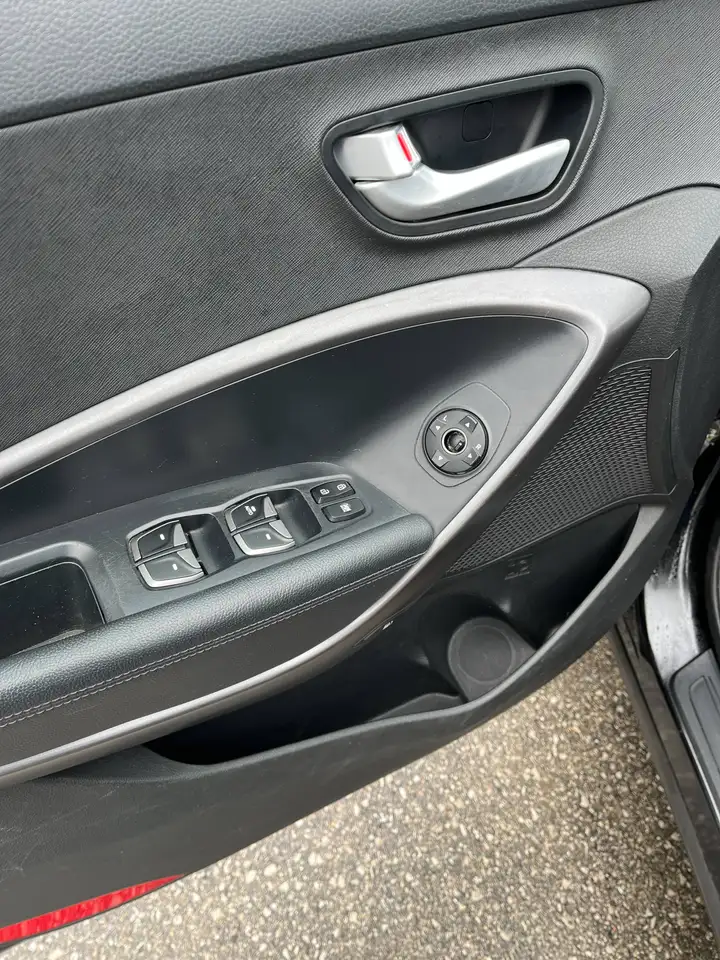 Hyundai SANTA FE снимка Hyundai SANTA FE