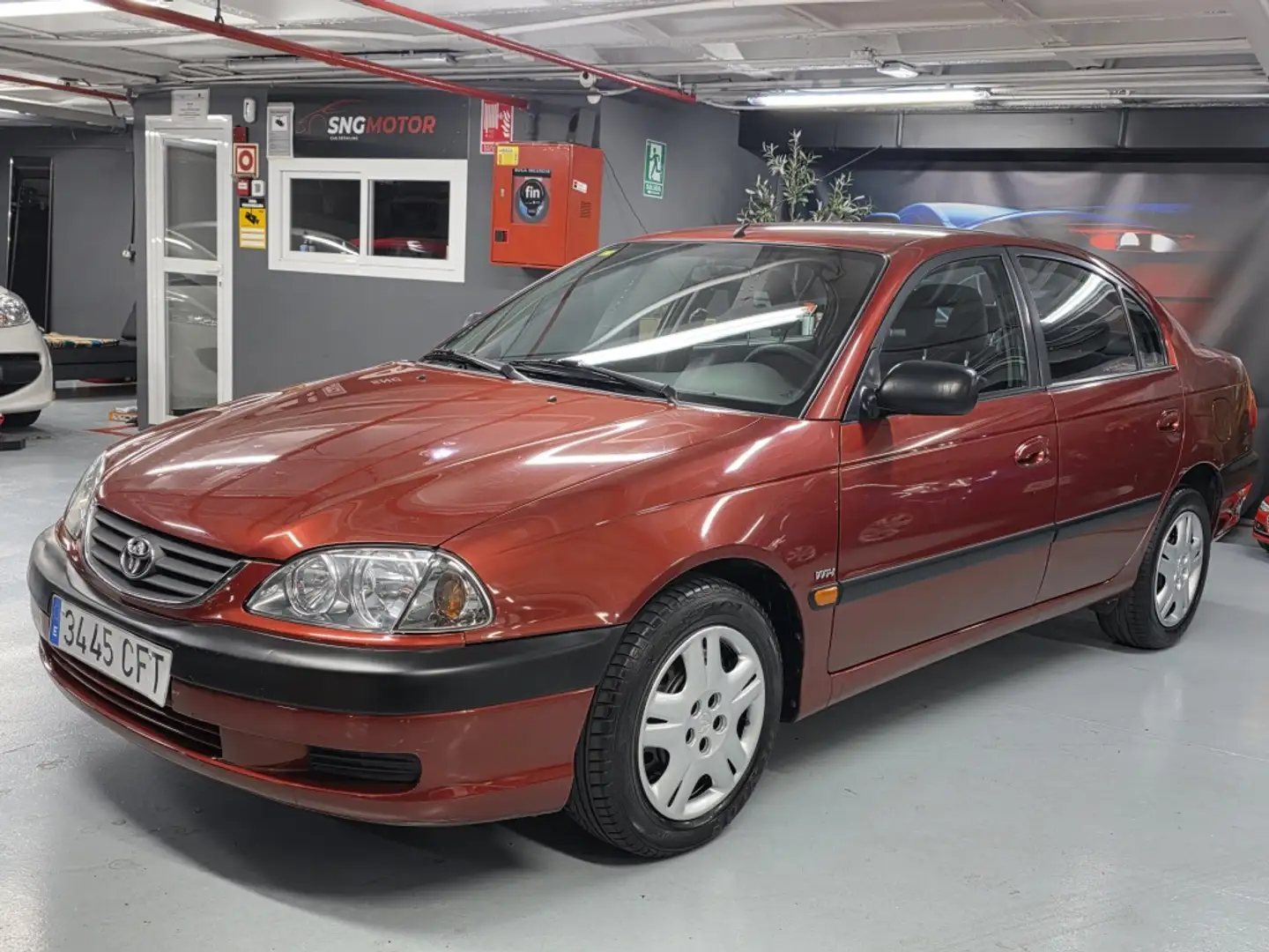 Toyota Avensis 1.8 VVT-i Sol Mauve - 1