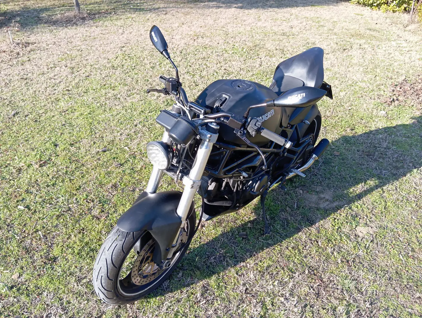 Ducati Monster 600 Czarny - 1