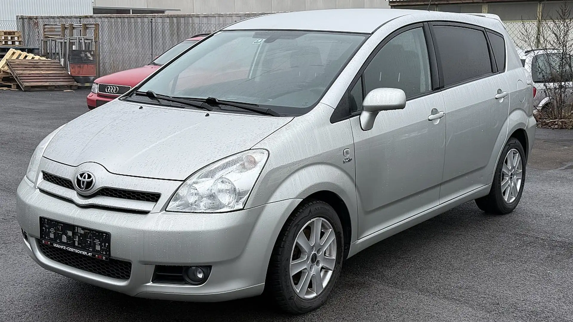 Toyota Corolla Verso 2,0 D-4D Linea Sol Ds. Silber - 1