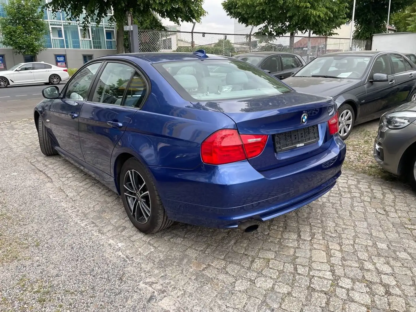 BMW 318 318i AUTOMATIK KLIMA NAVI GARANTIE Bleu - 2