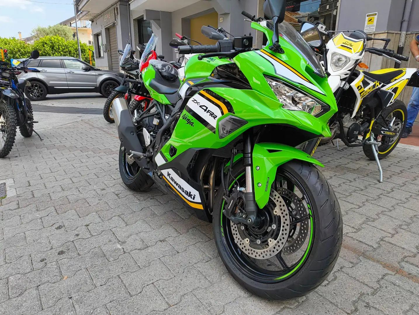 Kawasaki Ninja ZX-4RR My25 Verde - 2