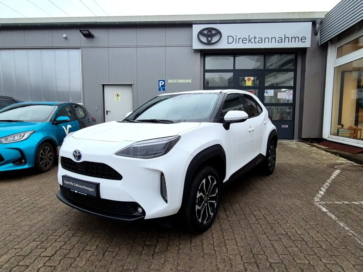 Toyota Yaris Cross 1.5 Hybrid Team D SHZ KAM ACC Weiß - 1