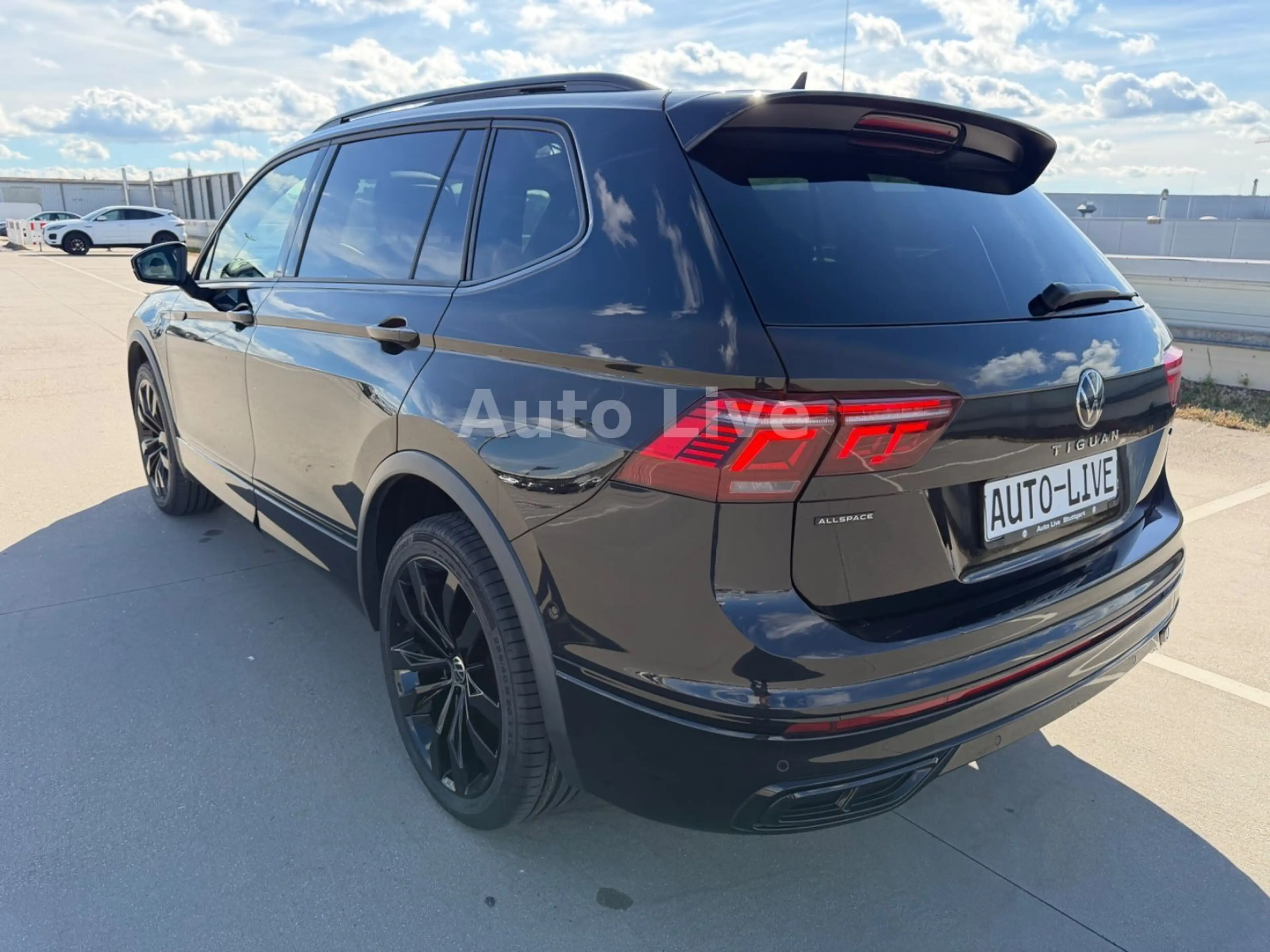 Volkswagen Tiguan Allspace 2.0 TDI DSG*4M*7-STZ*R LINE*PANO — photo 3