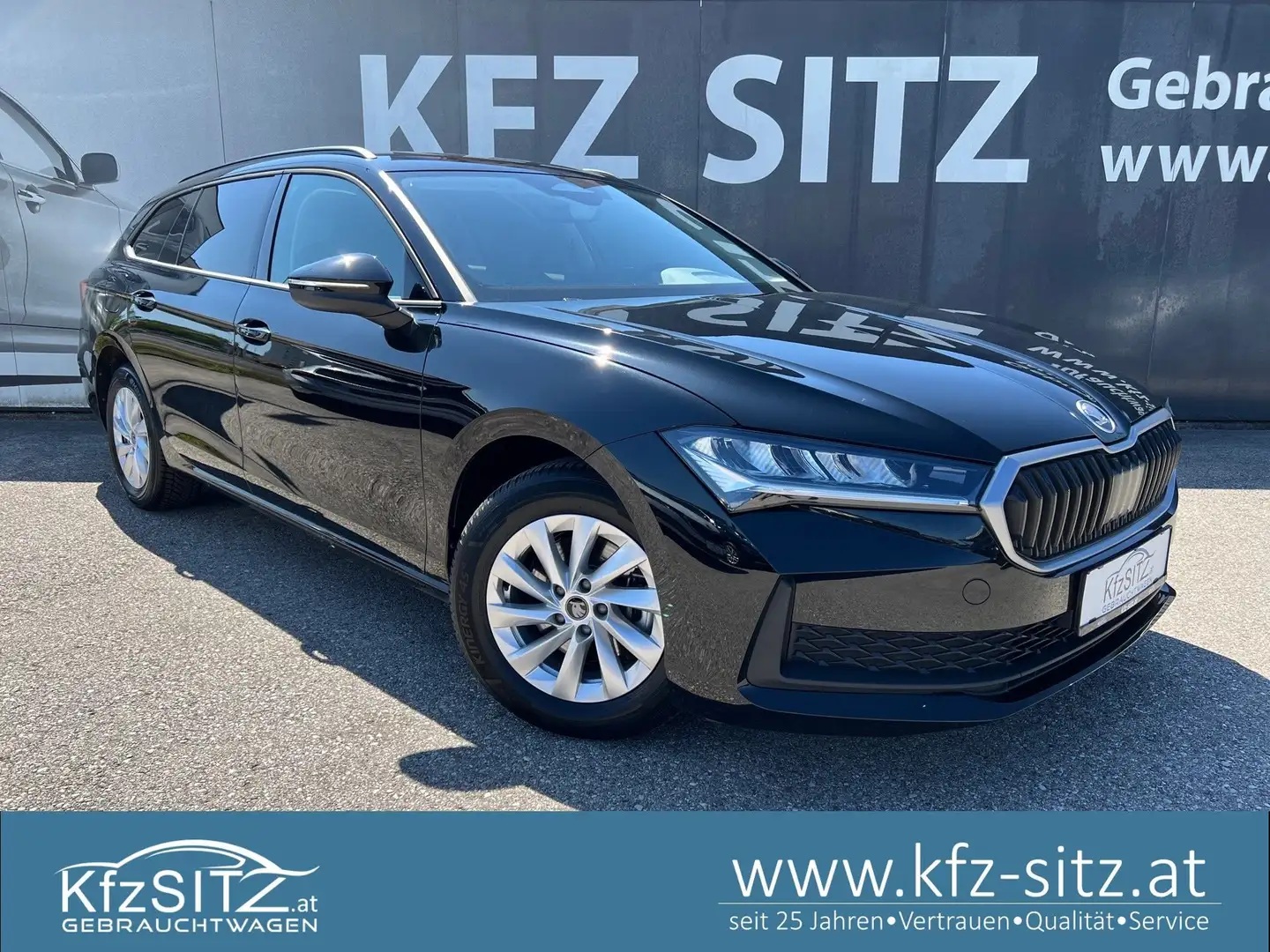 Skoda Superb Kombi 2,0 TDI Essence DSG | NP: €52.560 Schwarz - 1