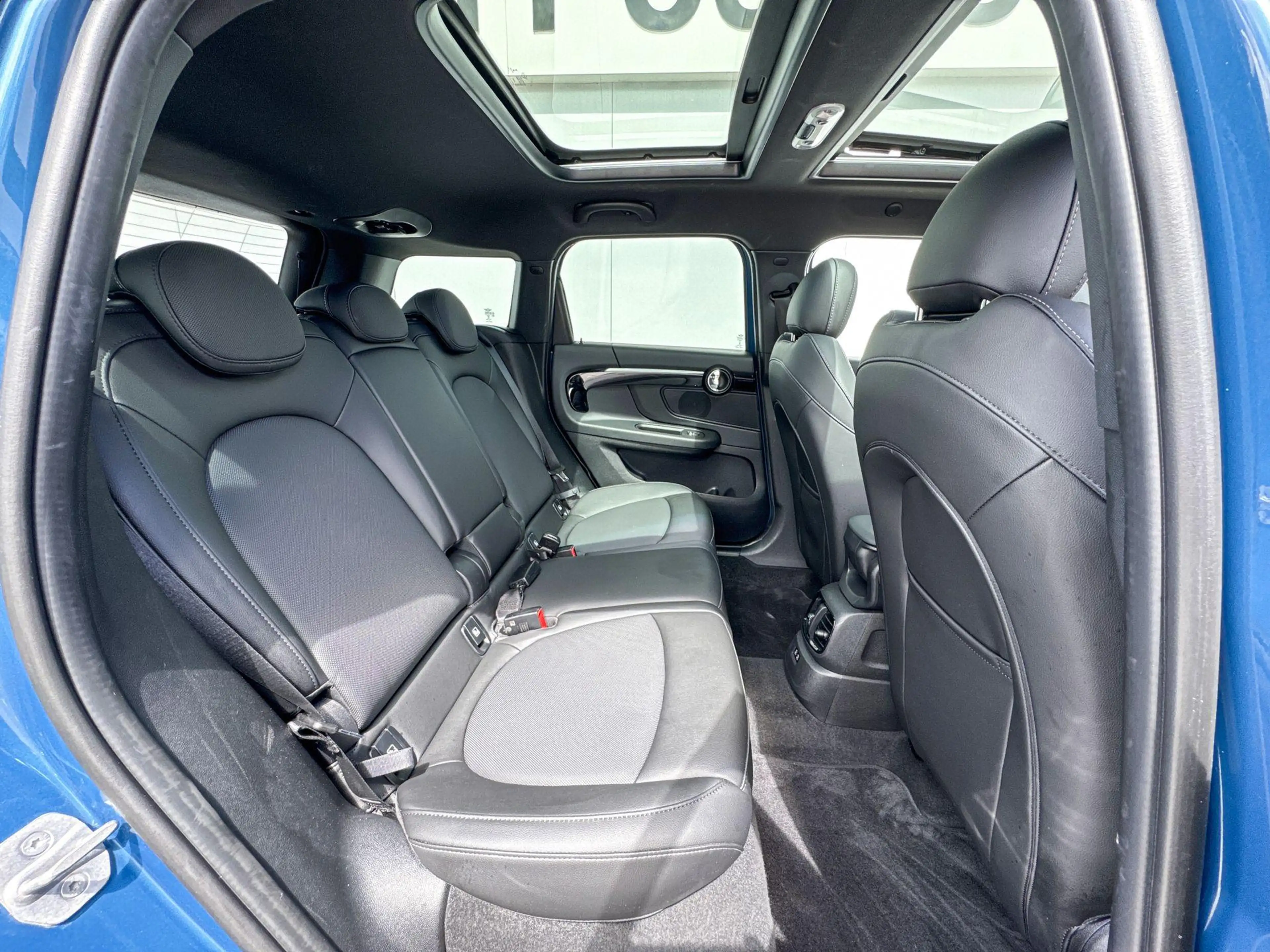 MINI Cooper SE Countryman ALL4 Business Edition — photo 10
