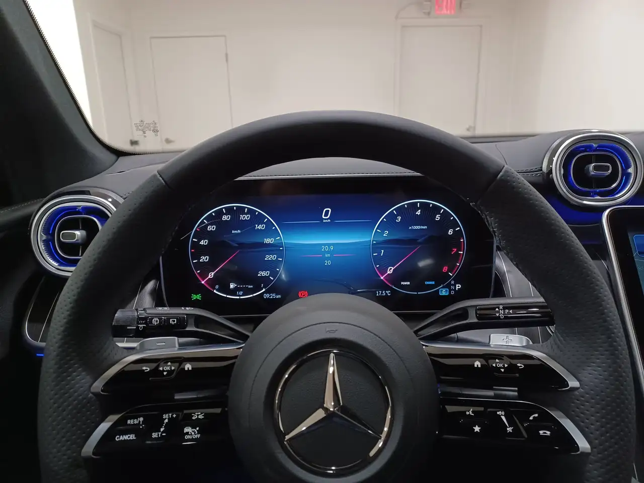 Mercedes-Benz GLC снимка Mercedes-Benz GLC
