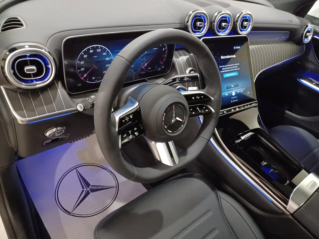 Mercedes-Benz GLC снимка Mercedes-Benz GLC