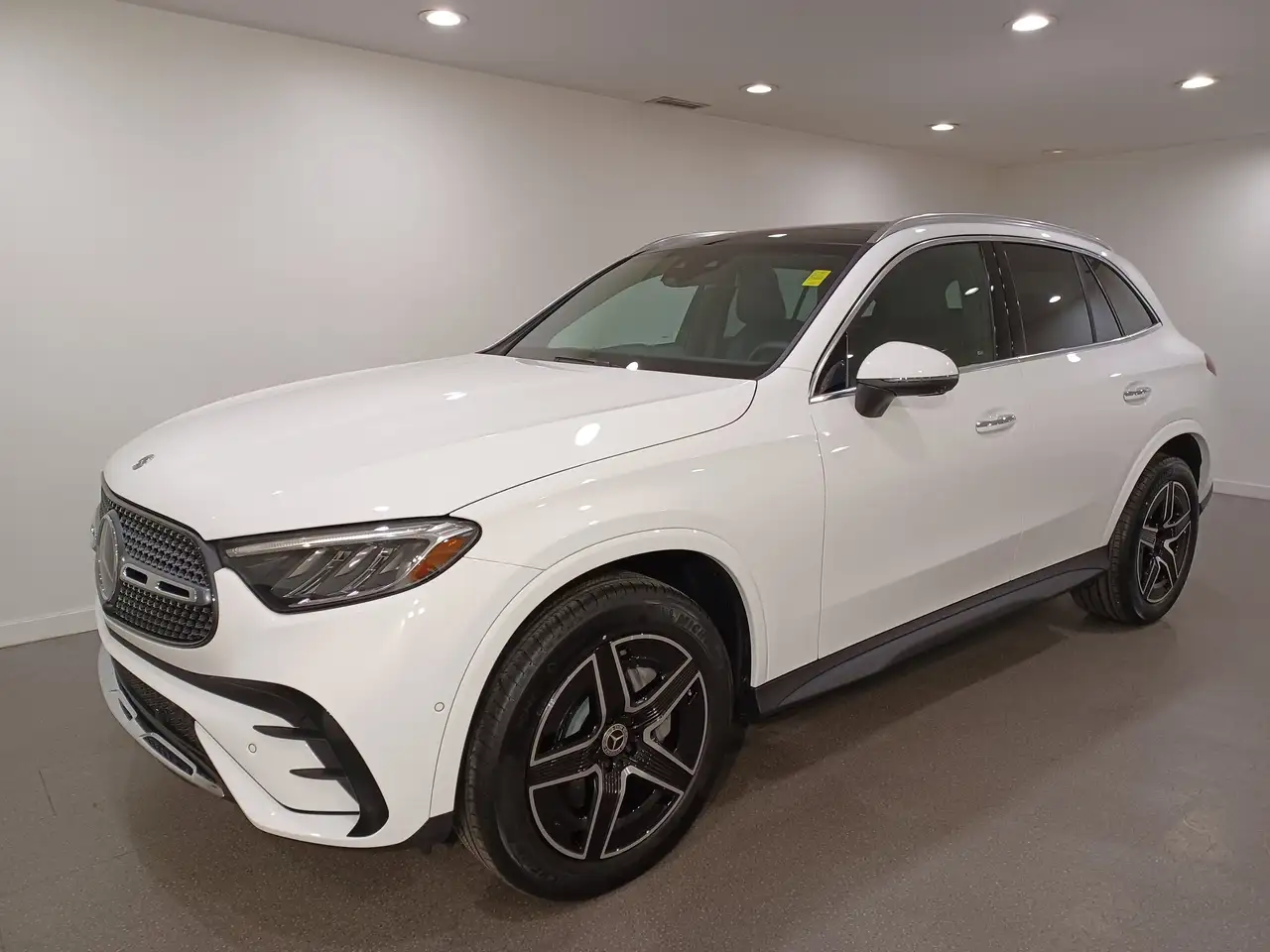 Mercedes-Benz GLC снимка Mercedes-Benz GLC