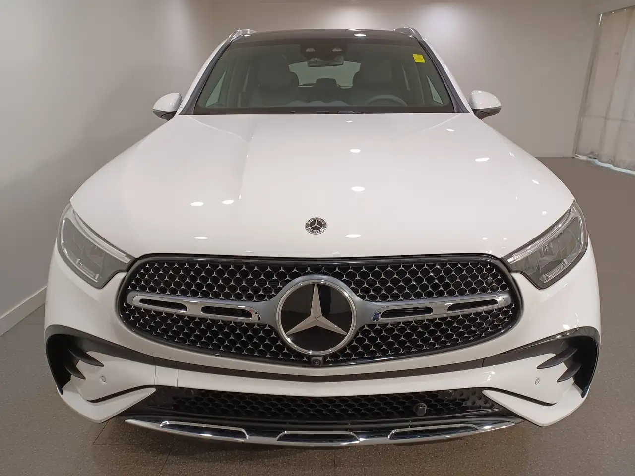 Mercedes-Benz GLC снимка Mercedes-Benz GLC