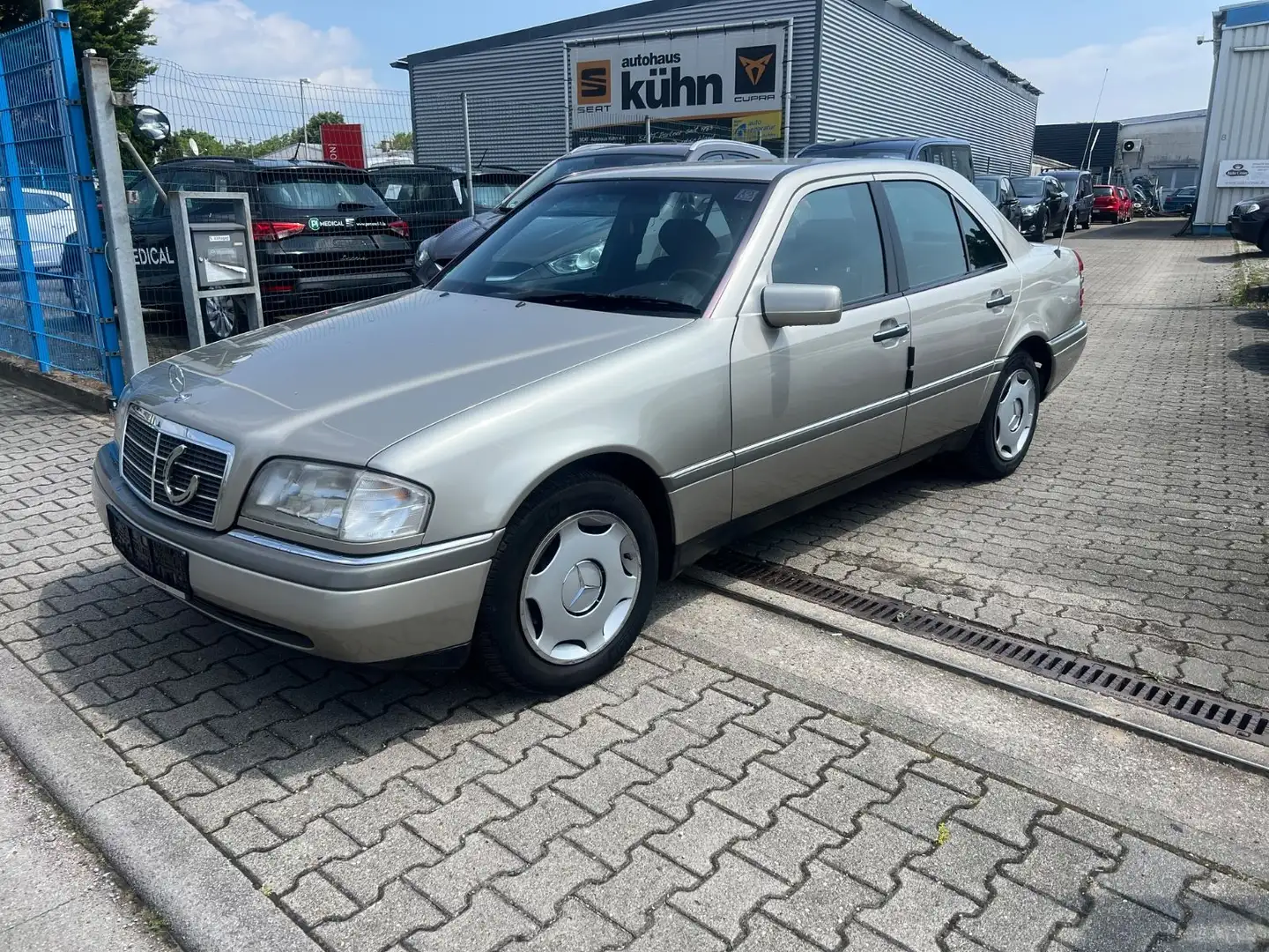 Mercedes-Benz C 180 ELEGANCE 1 HAND , TOP ZUSTAND , KLIMA Or - 1