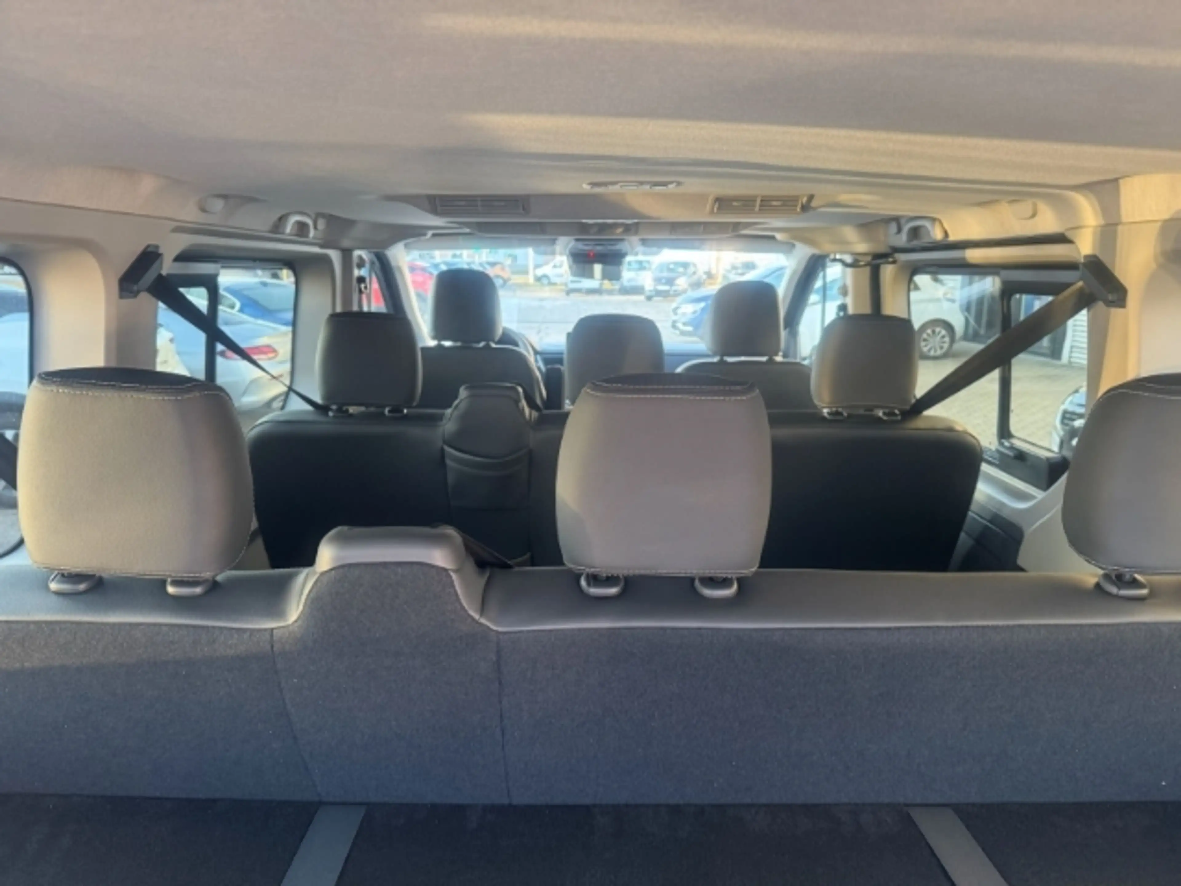 Renault Trafic Combi L2H1 3,0t Evolution 2.0 BLUE dCi 150 Automat — photo 7