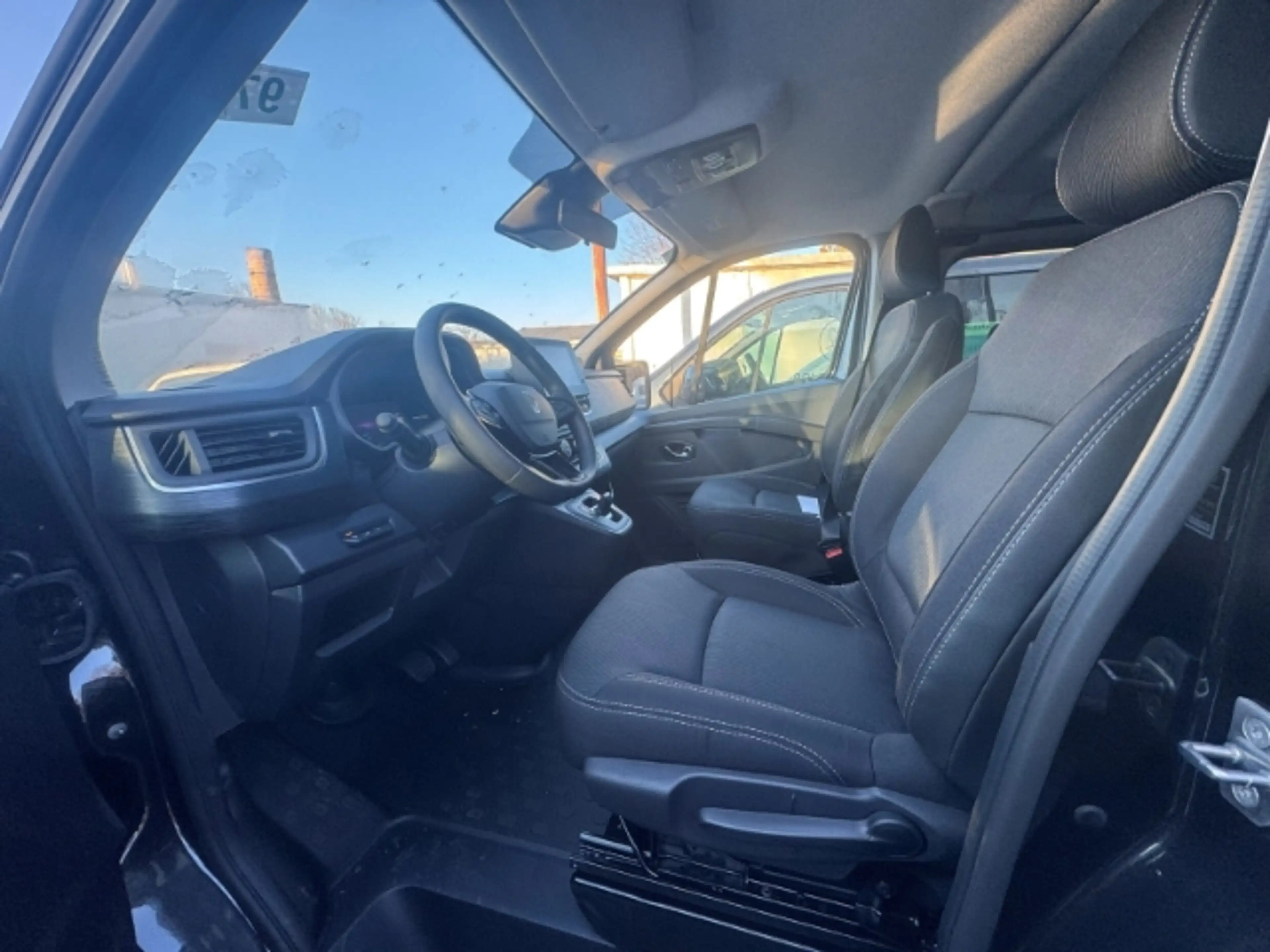 Renault Trafic Combi L2H1 3,0t Evolution 2.0 BLUE dCi 150 Automat — photo 12
