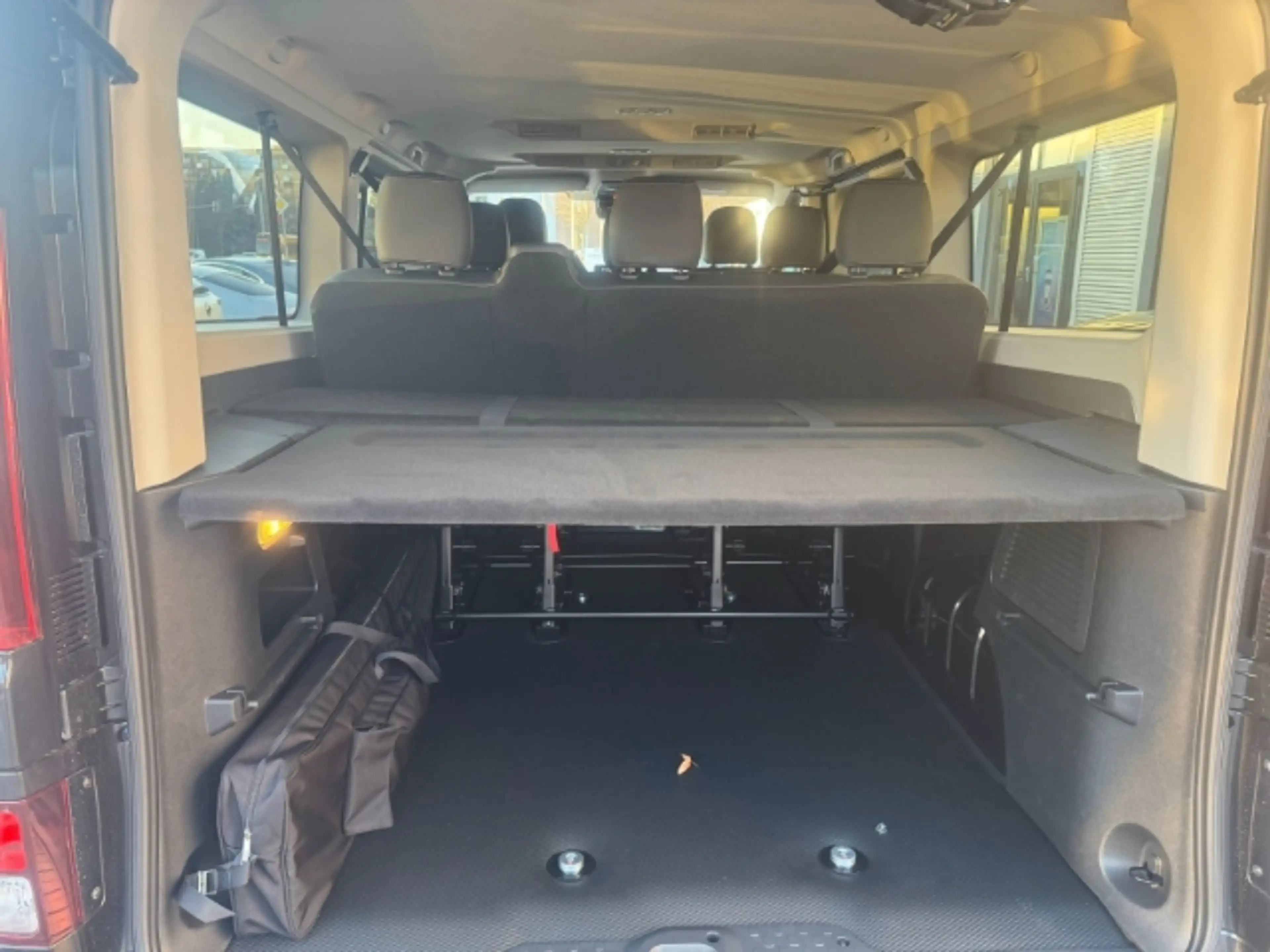 Renault Trafic Combi L2H1 3,0t Evolution 2.0 BLUE dCi 150 Automat — photo 6