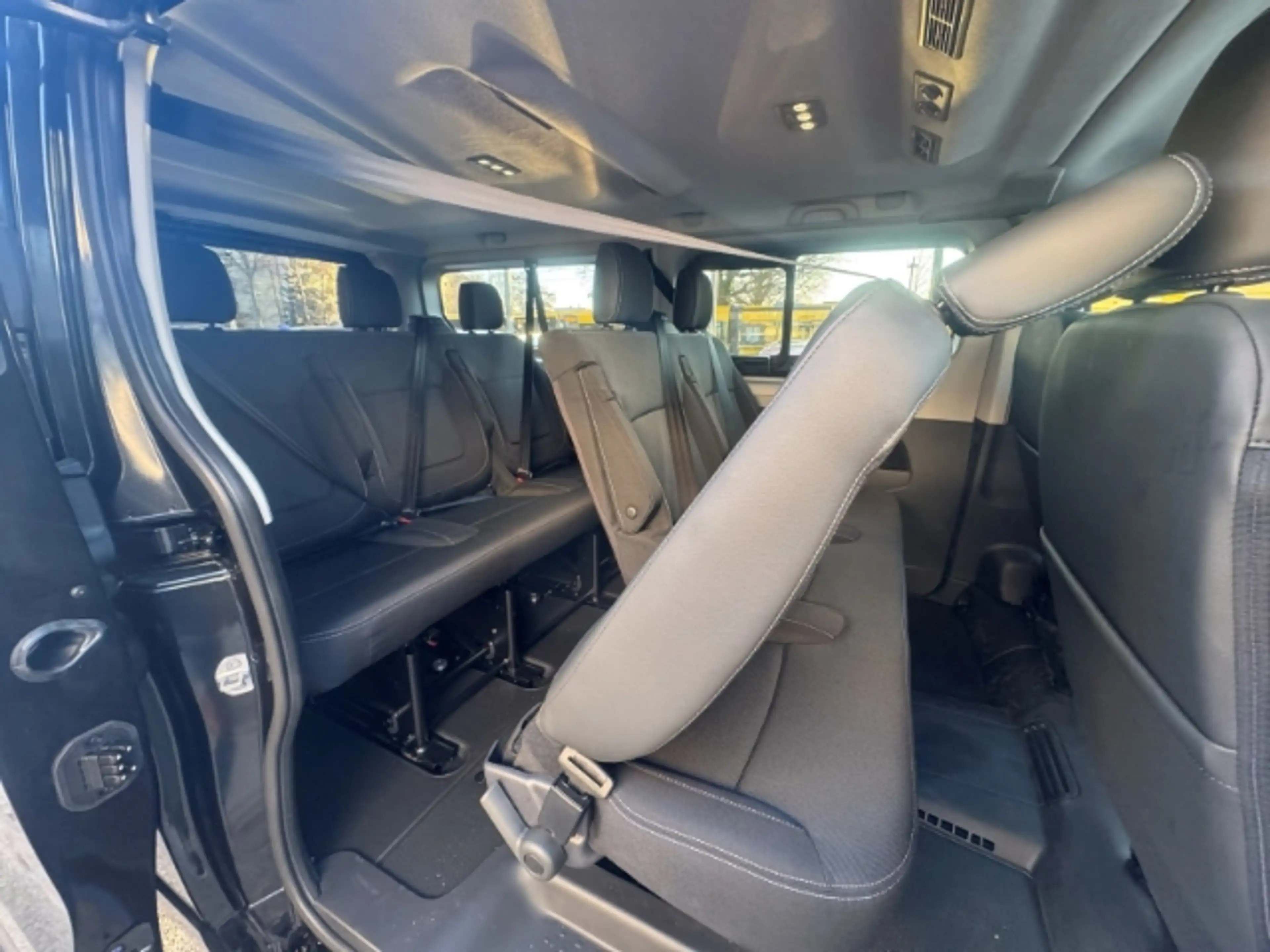 Renault Trafic Combi L2H1 3,0t Evolution 2.0 BLUE dCi 150 Automat — photo 9