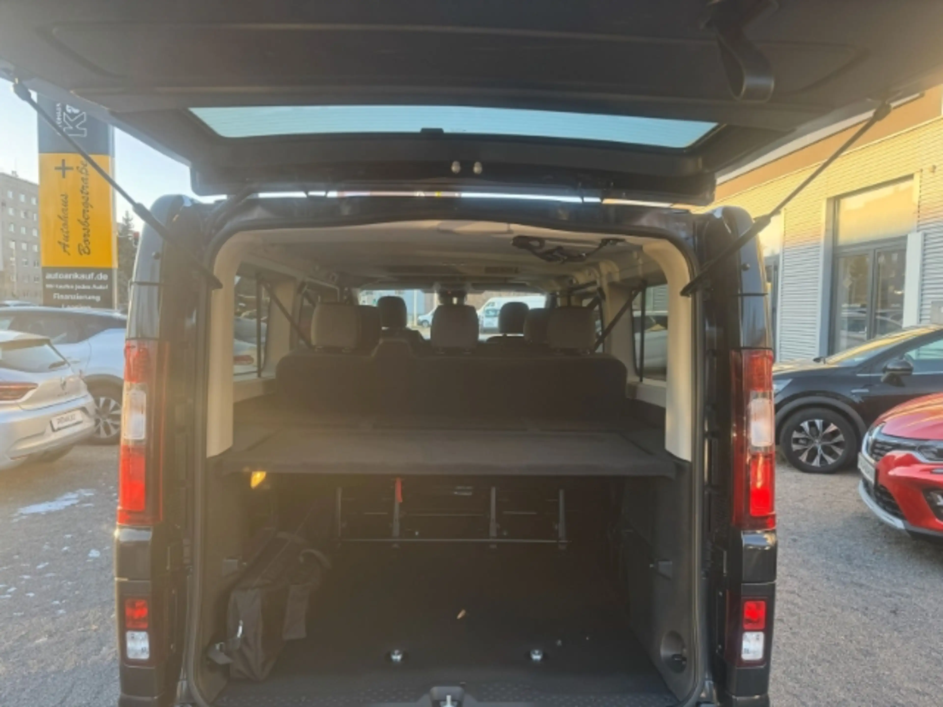 Renault Trafic Combi L2H1 3,0t Evolution 2.0 BLUE dCi 150 Automat — photo 5