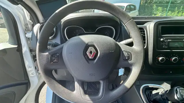 Renault Trafic view 9