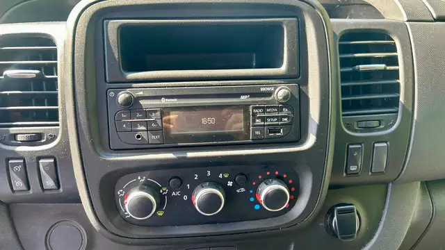 Renault Trafic view 13