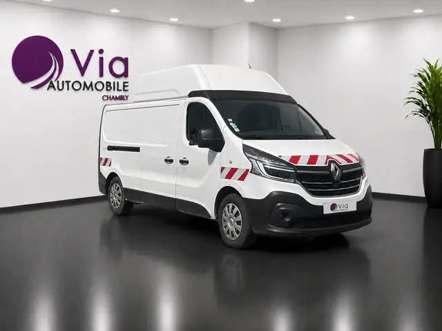 Renault Trafic view 3