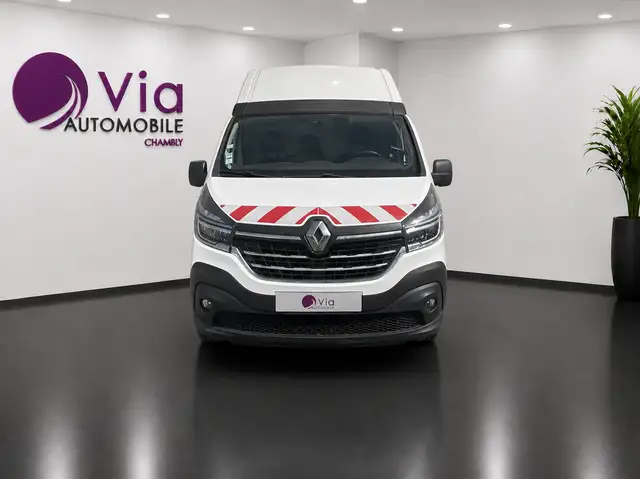 Renault Trafic view 2