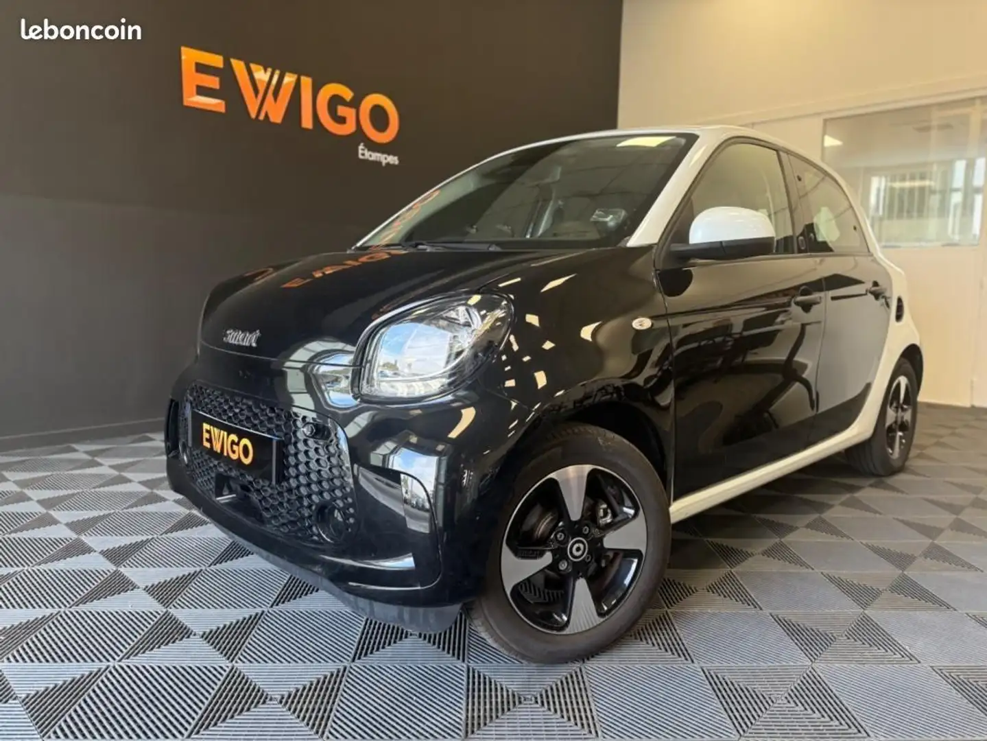 smart forFour EQ 17.6KHW 82ch PASSION SIEGES CHAUFFANTS RADARS D Noir - 1