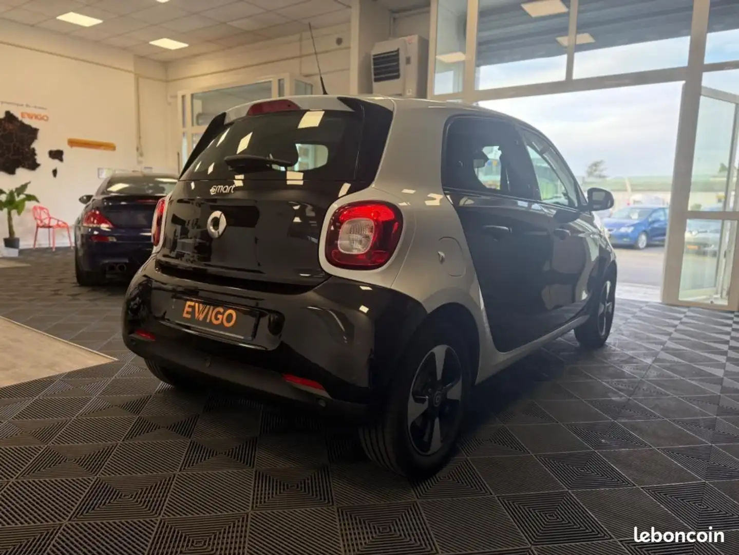 smart forFour EQ 17.6KHW 82ch PASSION SIEGES CHAUFFANTS RADARS D Noir - 2