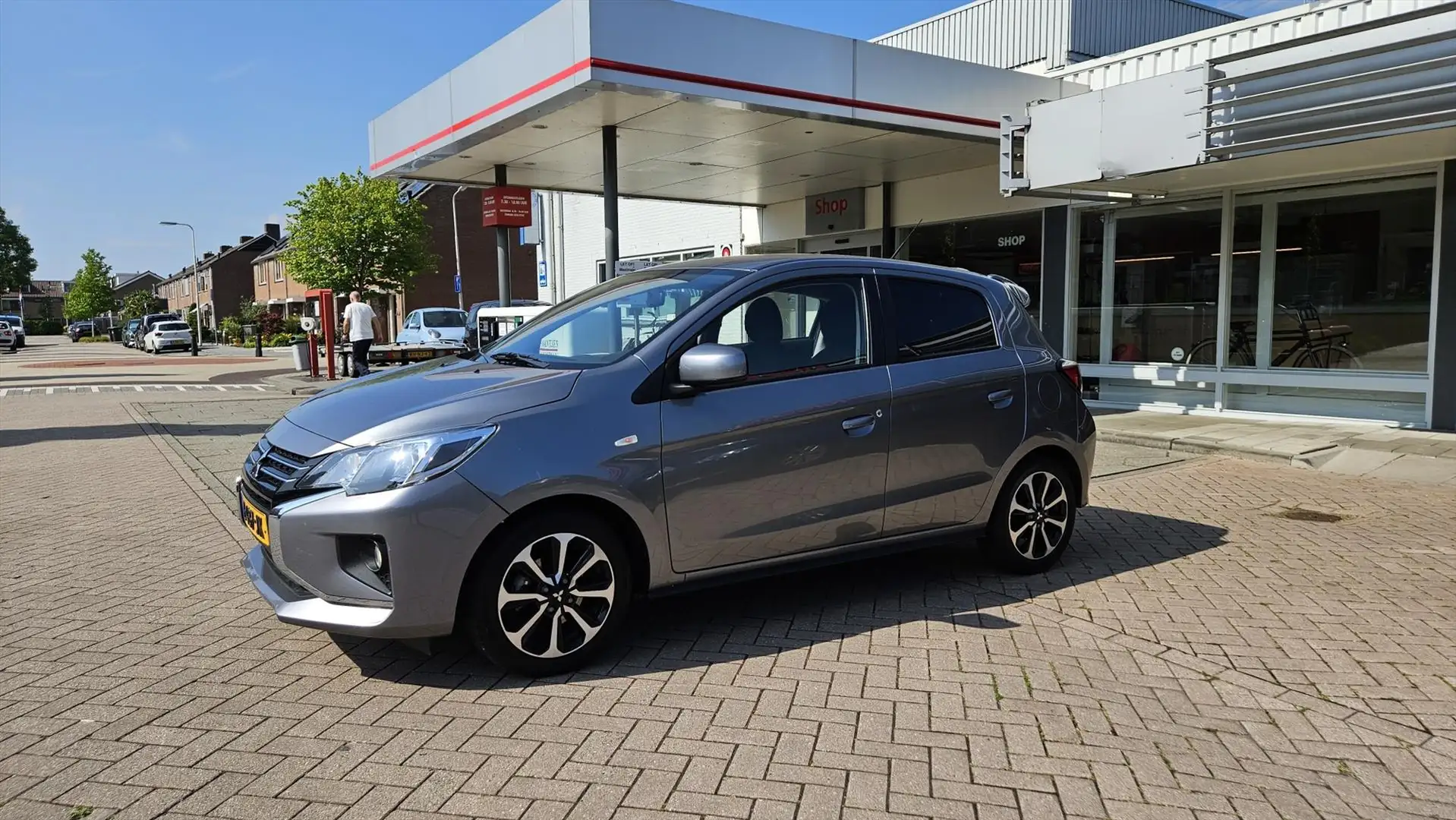 Mitsubishi Space Star 1.2 MIVEC ClearTec AS&amp;G 71pk CVT Dynamic Gris - 1