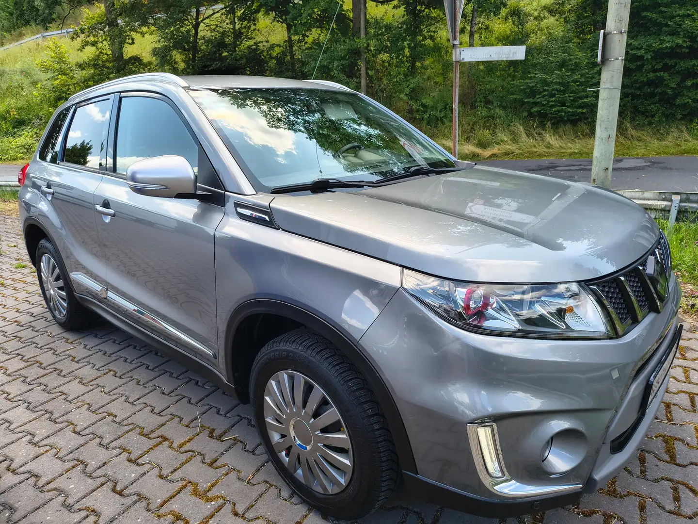 Suzuki Vitara 1.4 S 4x4 Gris - 2