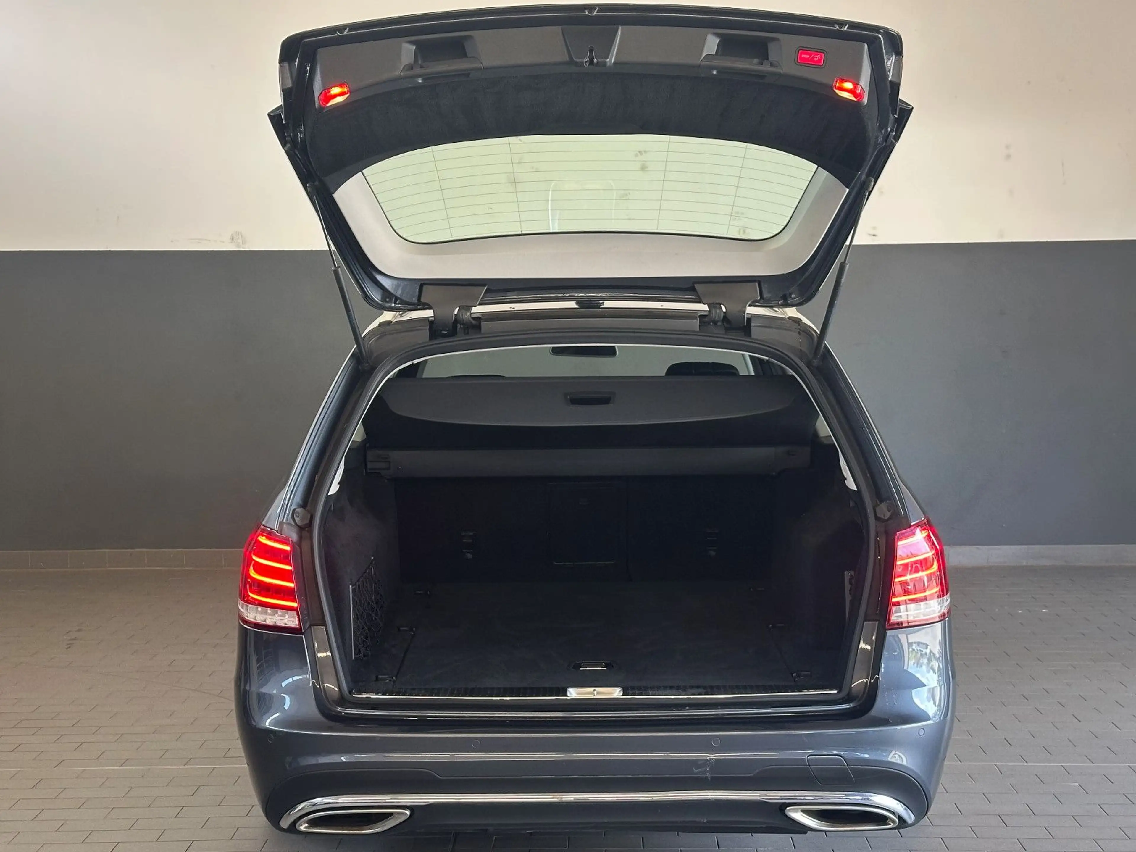 Mercedes-Benz E 350 AMG Paket 4Matic/LED/ B&O/AHK/2.Hand — photo 7