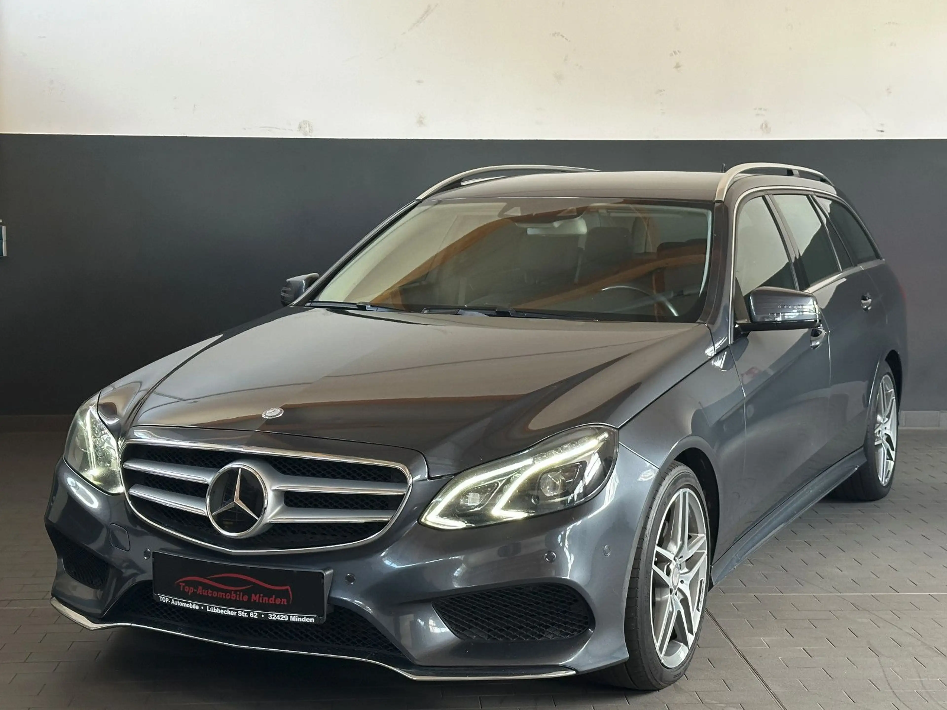 Mercedes-Benz E 350 AMG Paket 4Matic/LED/ B&O/AHK/2.Hand — photo 3