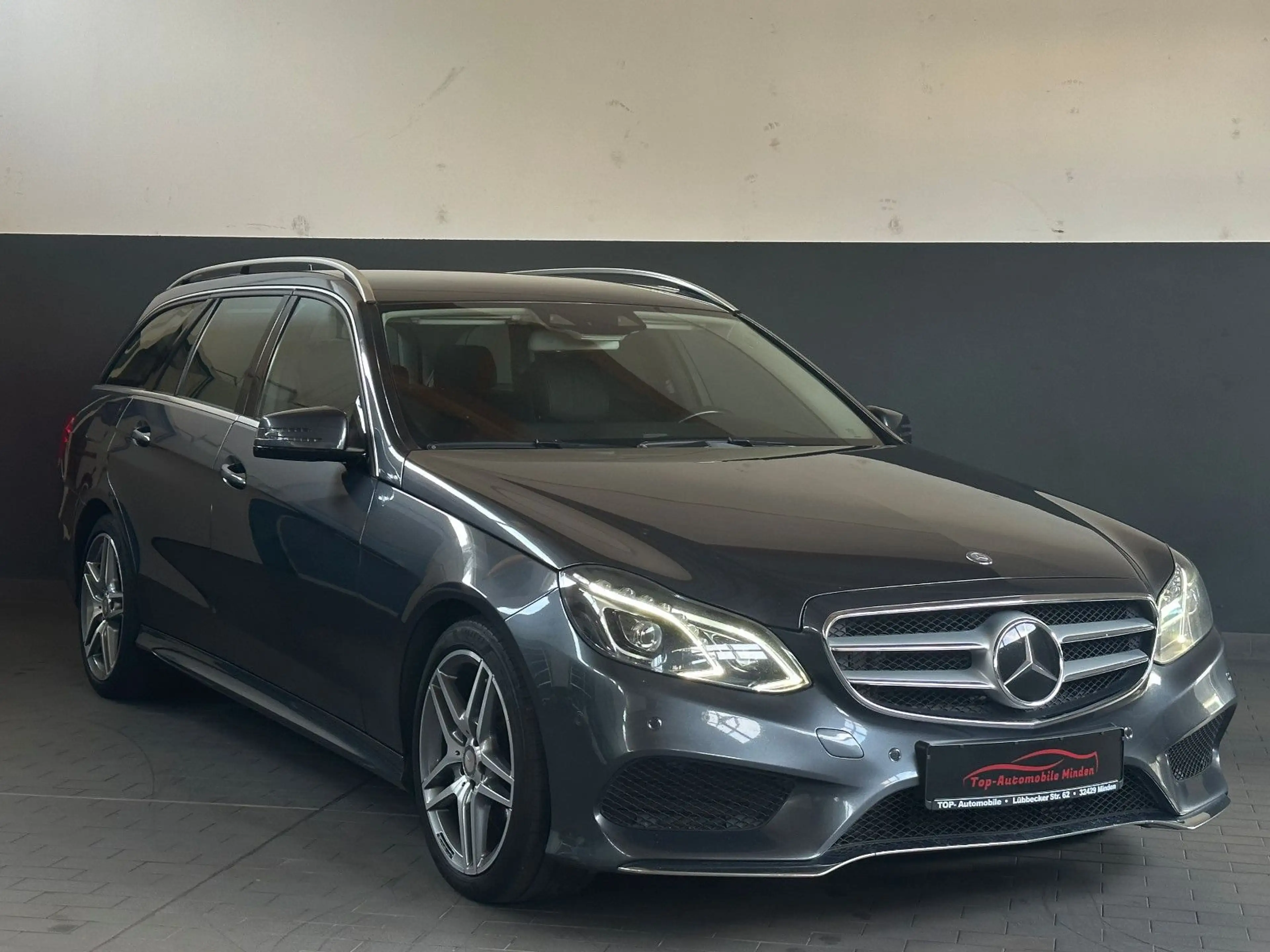 Mercedes-Benz E 350 AMG Paket 4Matic/LED/ B&O/AHK/2.Hand