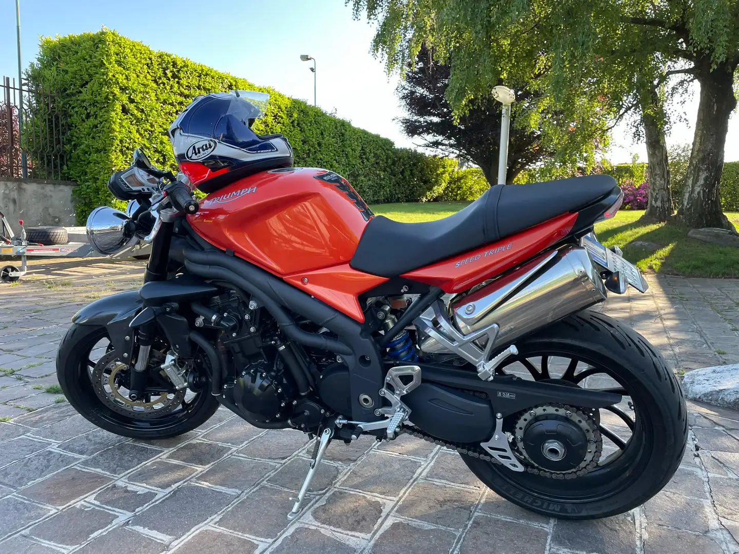 Triumph Speed Triple 1050 Pomarańczowy - 2