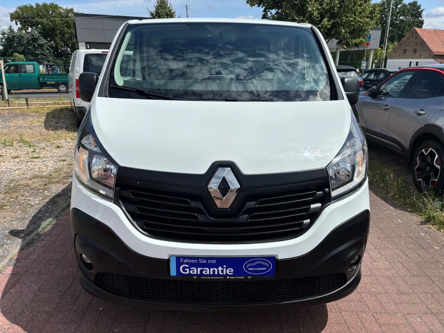 Renault Trafic Kasten L1H1 2,7t Komfort+NAVI+AHK+SORTIMO Weiß - 2