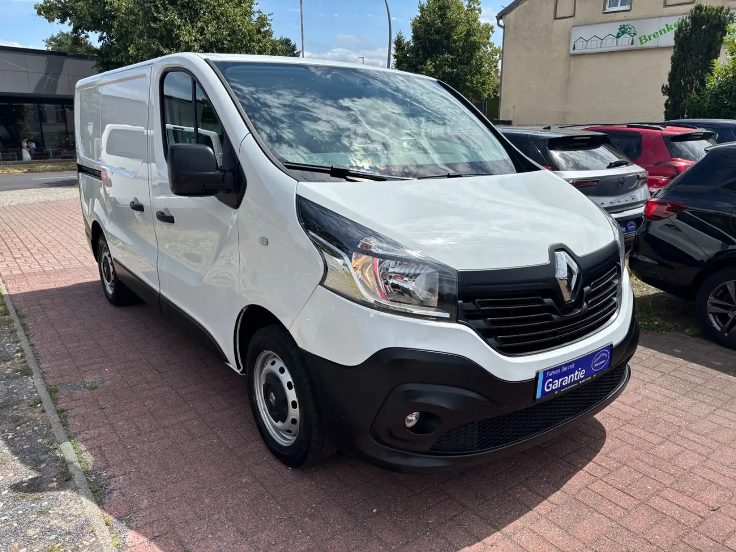 Renault Trafic Kasten L1H1 2,7t Komfort+NAVI+AHK+SORTIMO Weiß - 1