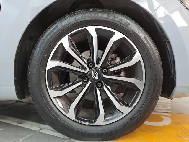 Renault Clio view 7