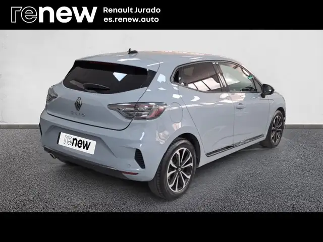 Renault Clio view 2