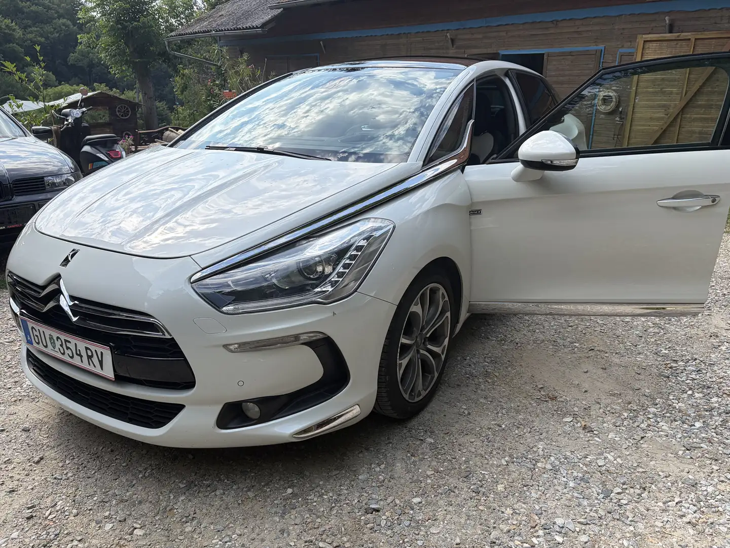 Citroen DS5 DS5 Hybrid4 Airdream Sport Chic Airdream Sport Chi Weiß - 2